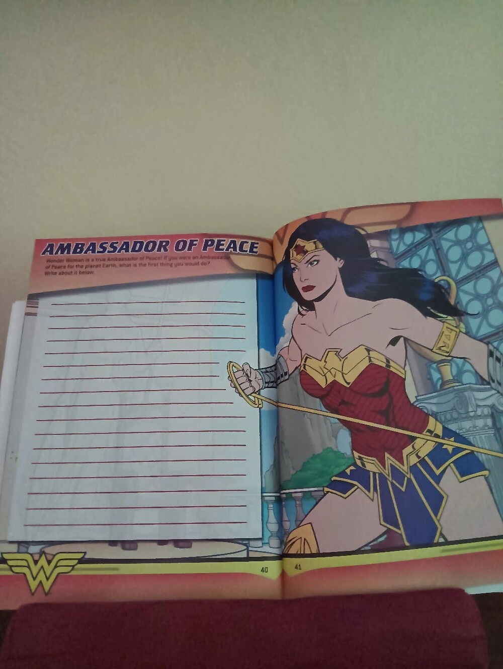 Wonder Woman Sketch Book - Picture 4 of 11